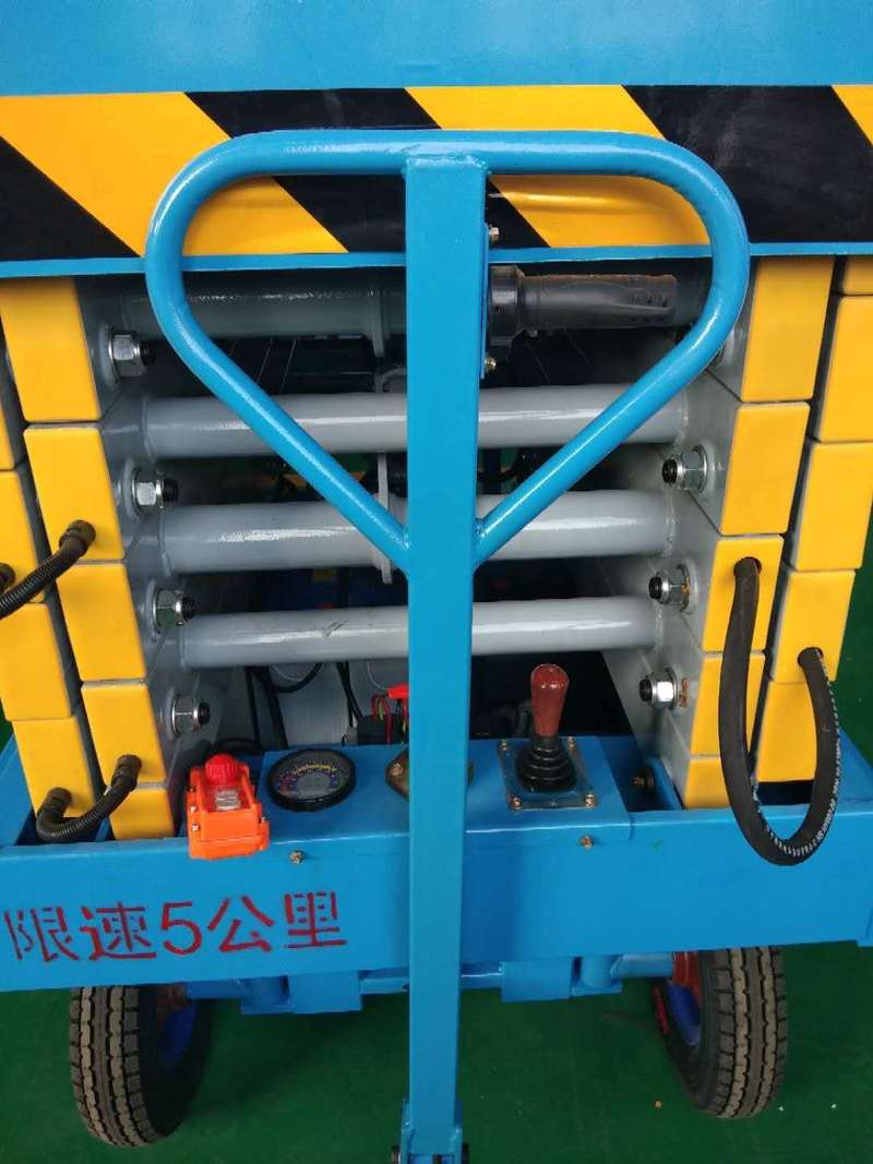 伊犁辅助行走式升降平台